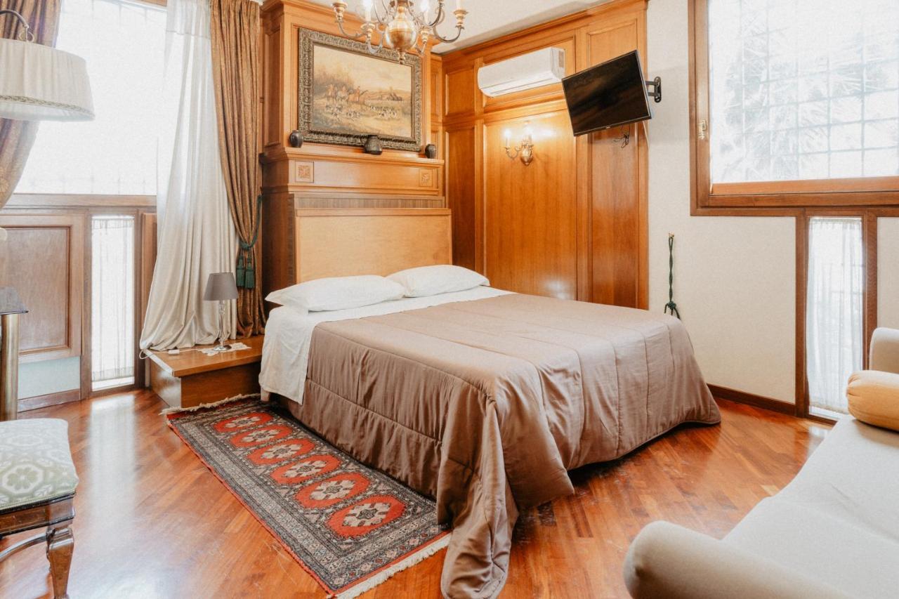 Villa Luigi XVI ตารันโต ภายนอก รูปภาพ