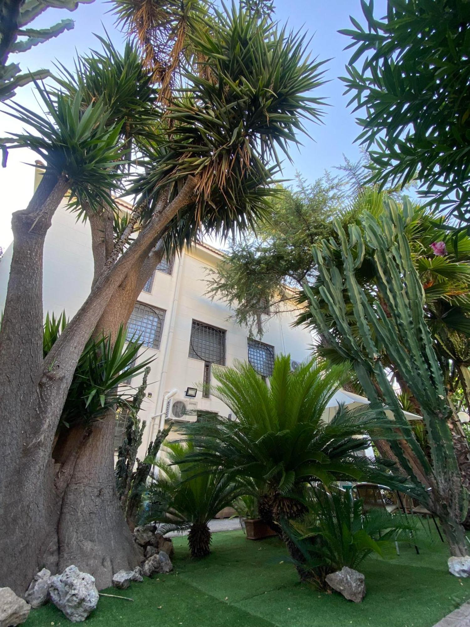 Villa Luigi XVI ตารันโต ภายนอก รูปภาพ